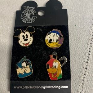 Disney CRUISE LINE exclusive Mickey Goofy Donald Pluto Disney 4 pins VTG